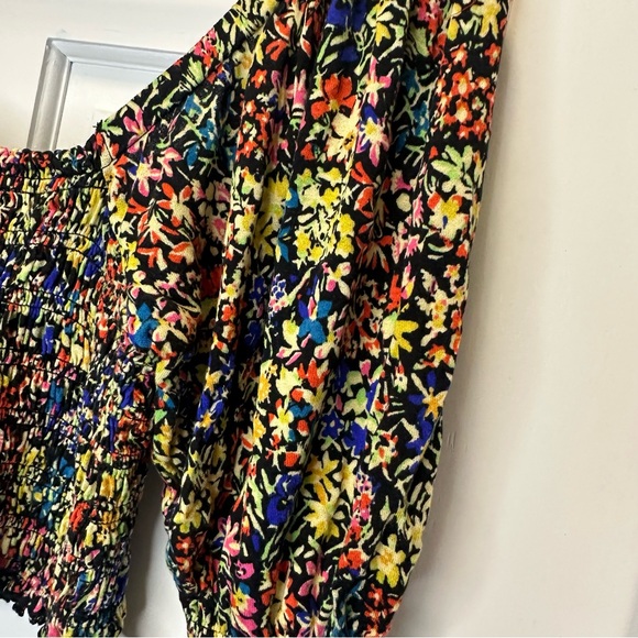 Urban Outfitters Colorful Floral Smocked Cropped‎ Blouse - Picture 3 of 9